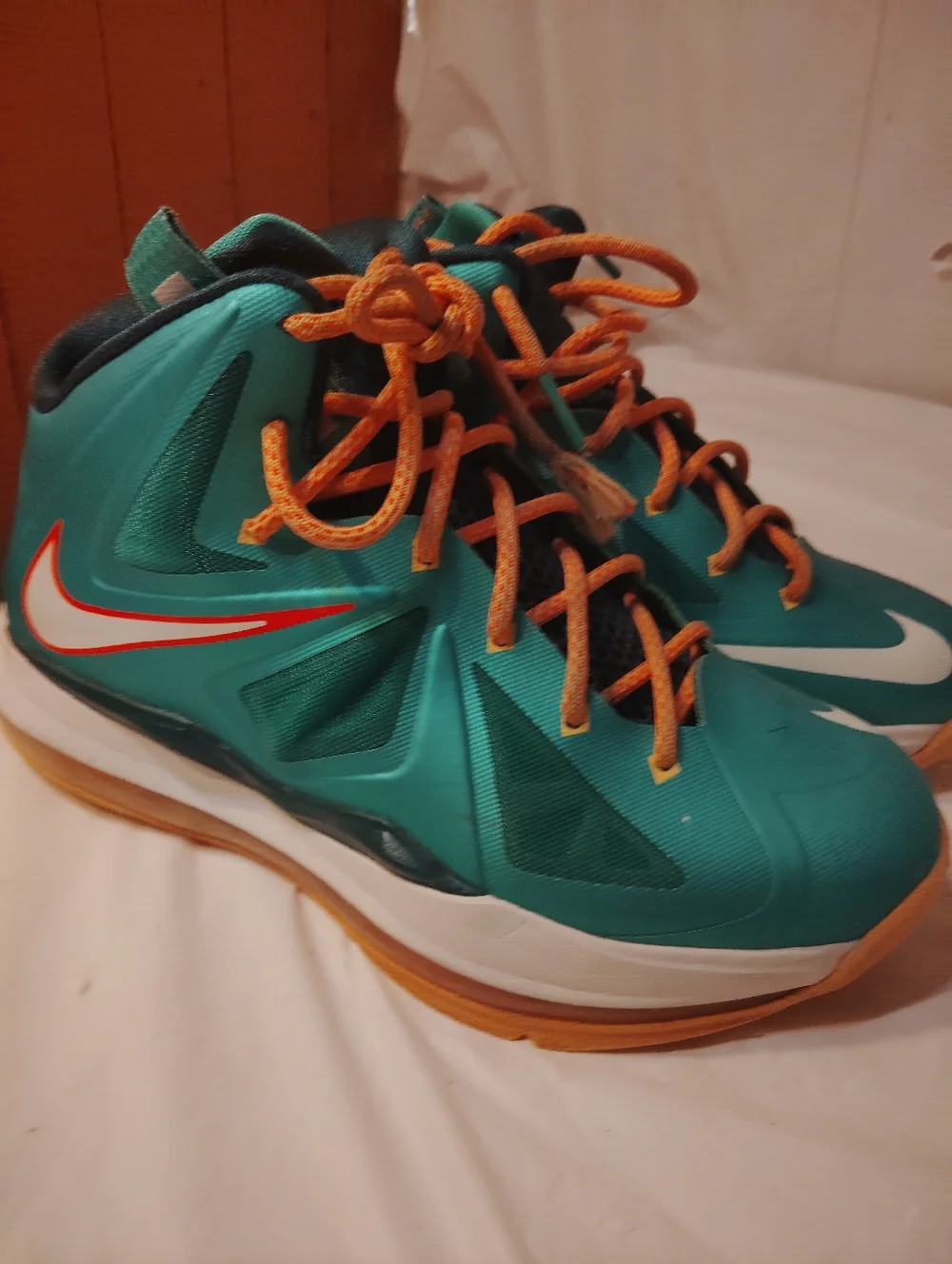 Nike LeBron X Miami Dolphin Atomic Teal Basketball Shoes Sz 4.5Y